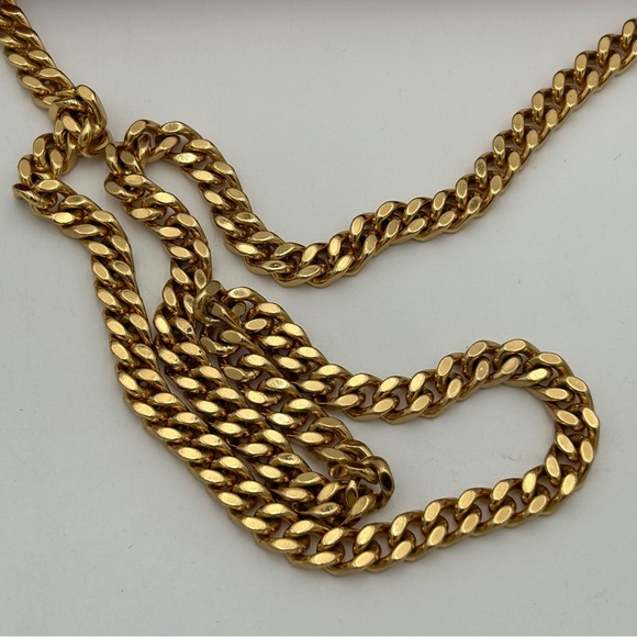 Yves Saint Laurent Red Quilted Clutch with Gold Chain - Picture 5 of 16